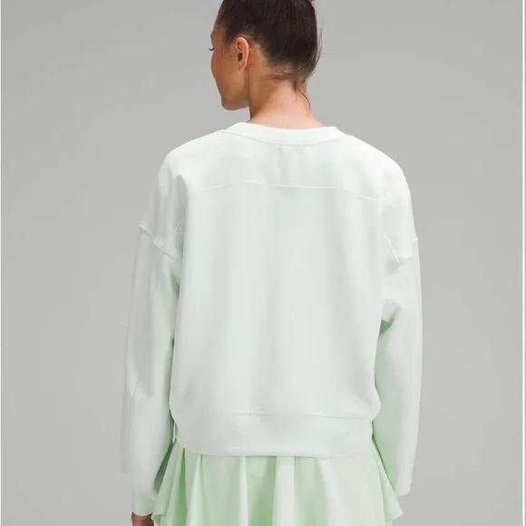 ✨ Lululemon Perfectly Oversized Crop Softstreme Crewneck ✨ - Picture 3 of 3